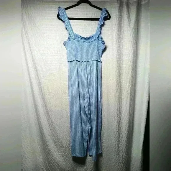 Linen/ Cotton blend wide leg, sleeveless Romper. Ladies Size  L - Picture 2 of 7